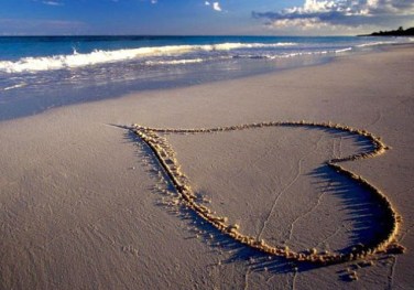 Beautiful-Love-Heart-On-Sand-Wallpaper