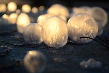 frozen-bubbles-angela-kelly-8_640px